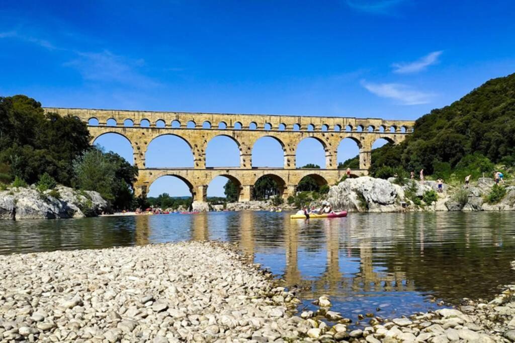 Insolite Studio -La Tour Des Templiers- Montfrin Екстериор снимка