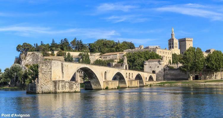 Insolite Studio -La Tour Des Templiers- Montfrin Екстериор снимка